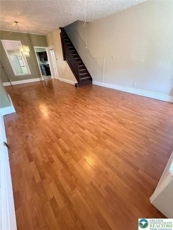 419 W Liberty St - Photo 3 of 38