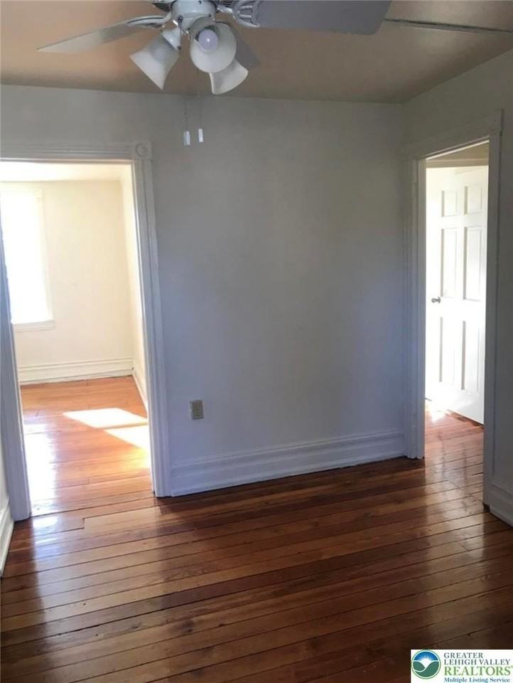 139 N 10th St #3 - Photo 6 of 13