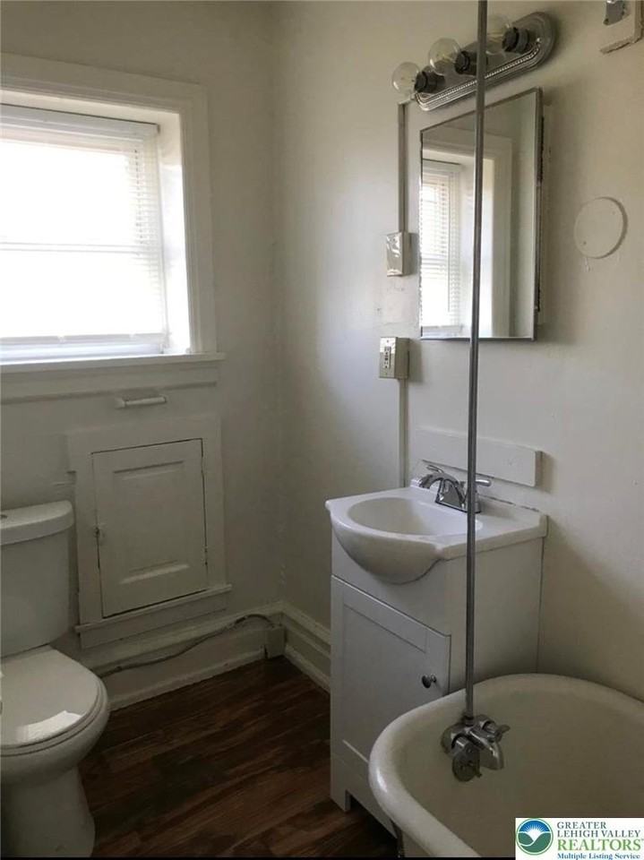 139 N 10th St #3 - Photo 7 of 13