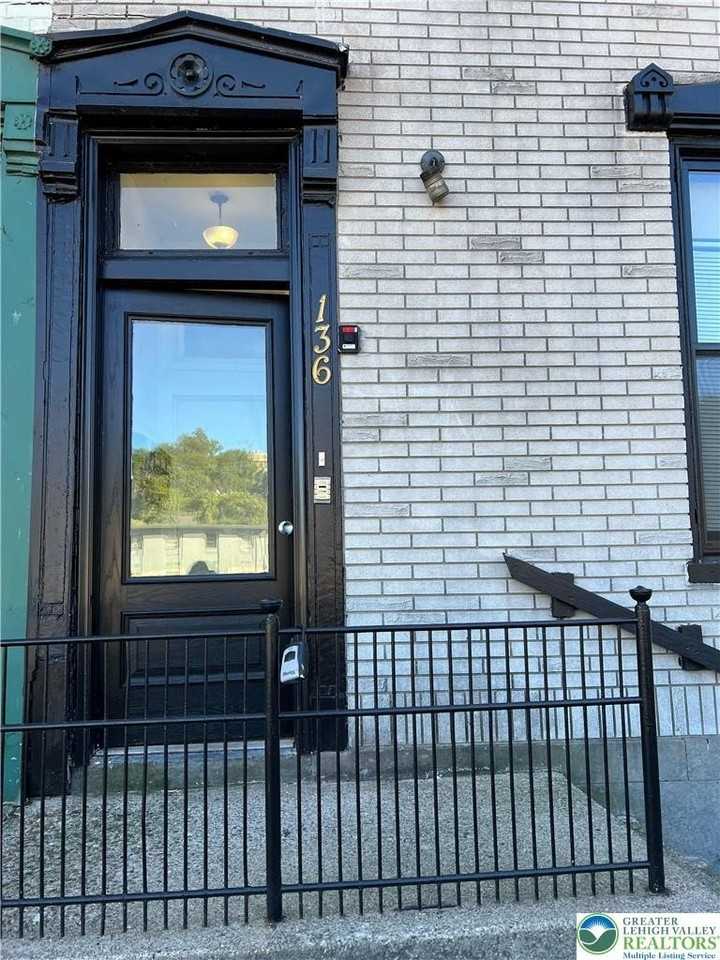 136 Bushkill St #4 - Photo 2 of 17