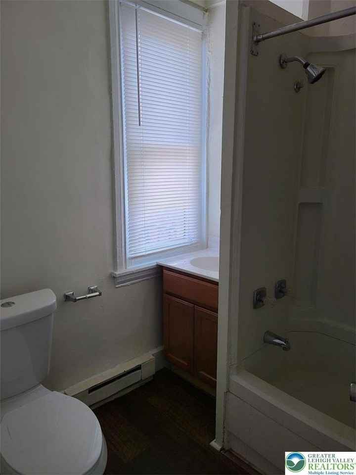 136 Bushkill St #4 - Photo 4 of 17