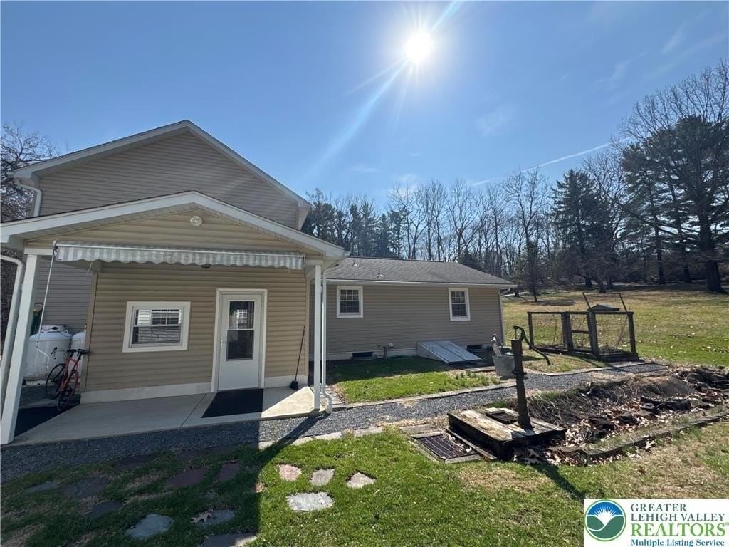 3676 Lower Saucon Rd - Photo 4 of 20