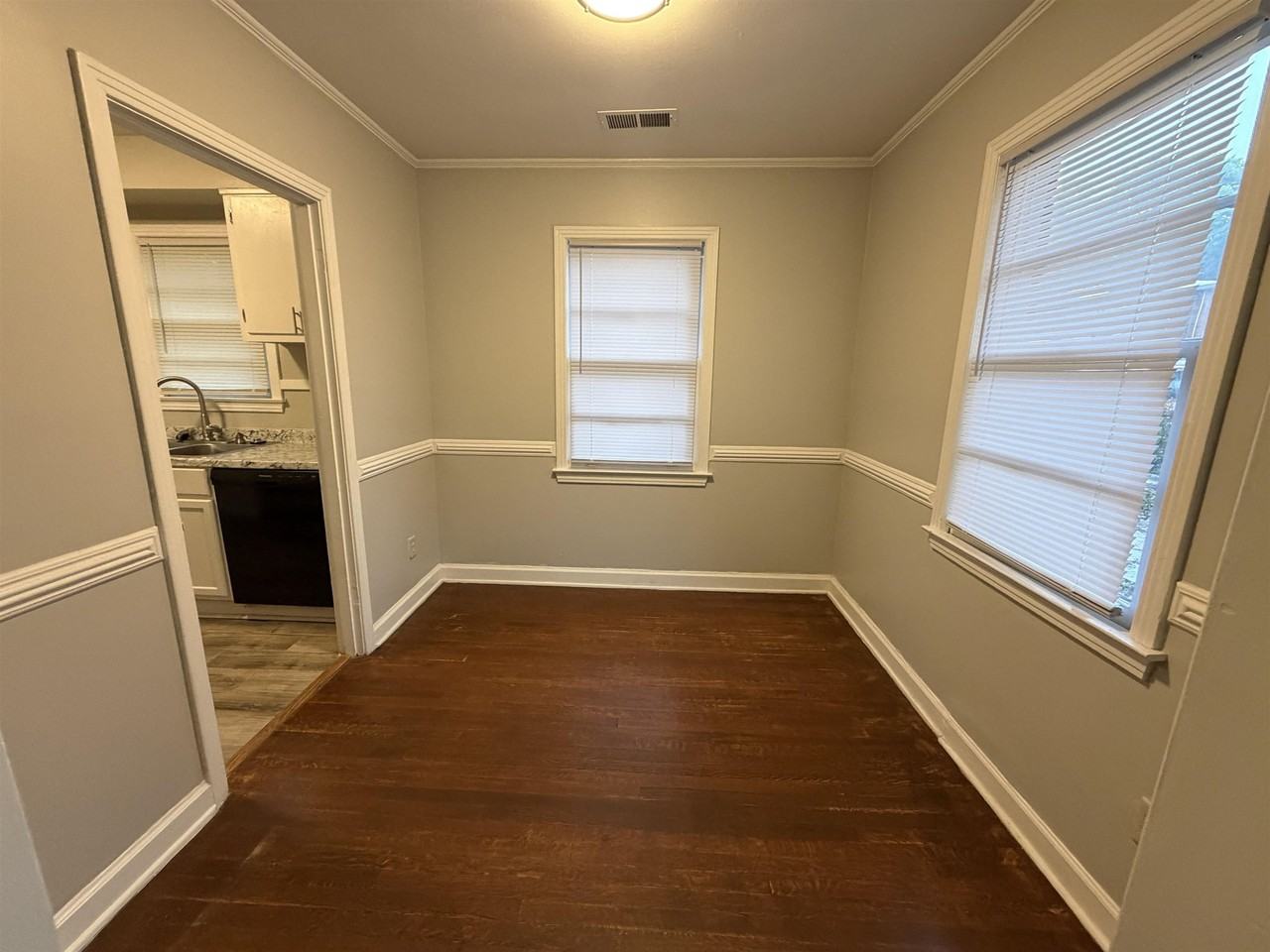 3940 Allison Ave - Photo 4 of 8