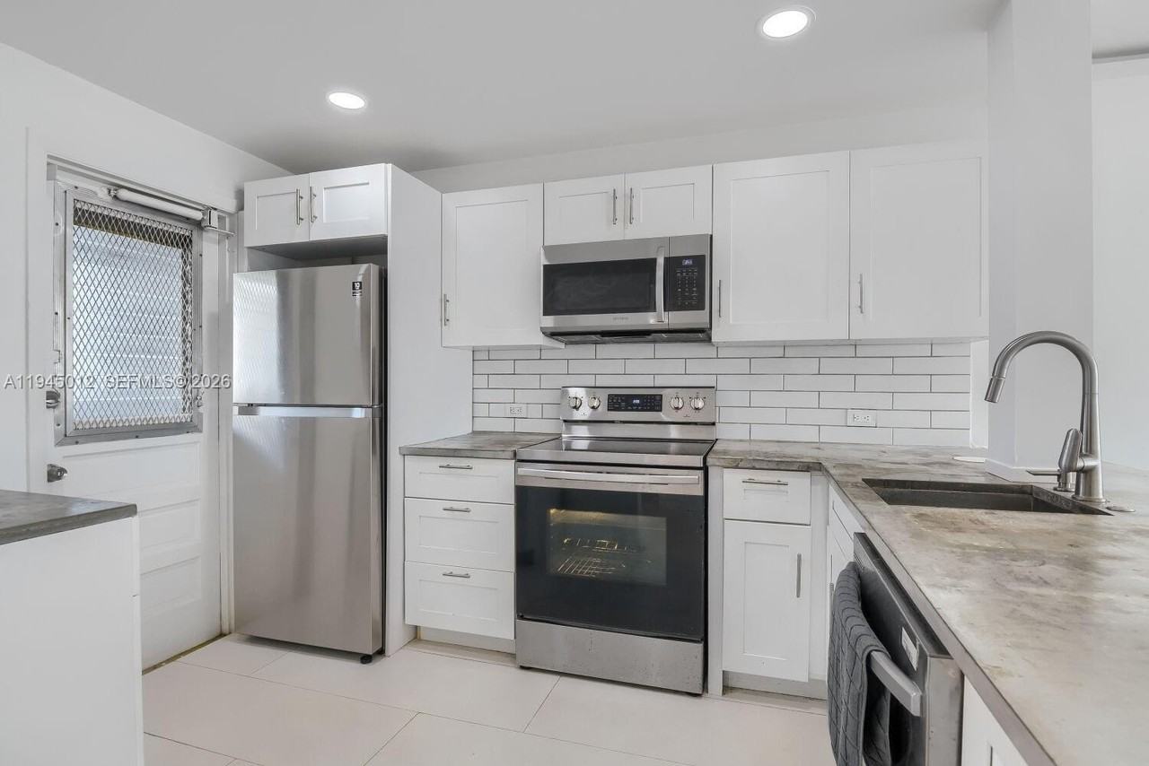441 Ne 195th St #205 - Photo 2 of 14