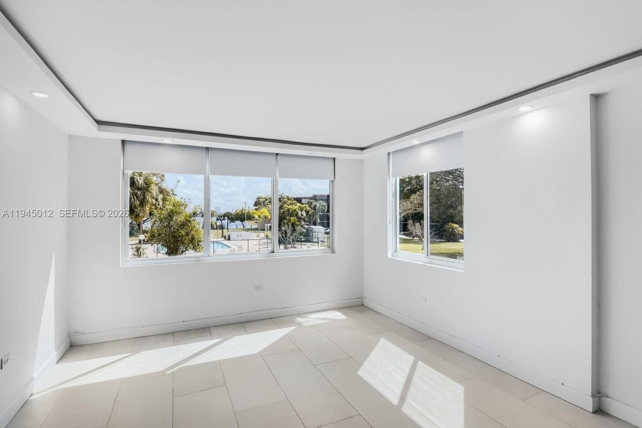 441 Ne 195th St #205 - Photo 5 of 14