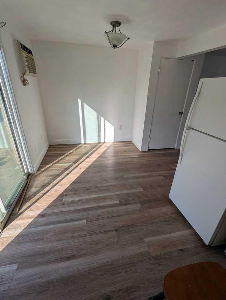305 Walden Ave - Photo 5 of 12