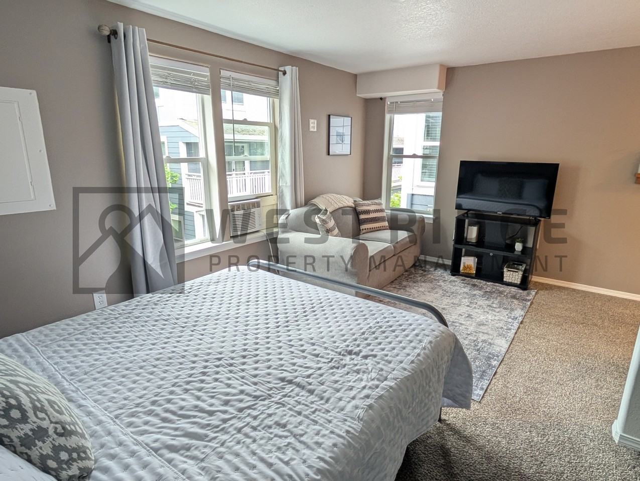 132 Se 119th Ave #1 - Photo 4 of 11
