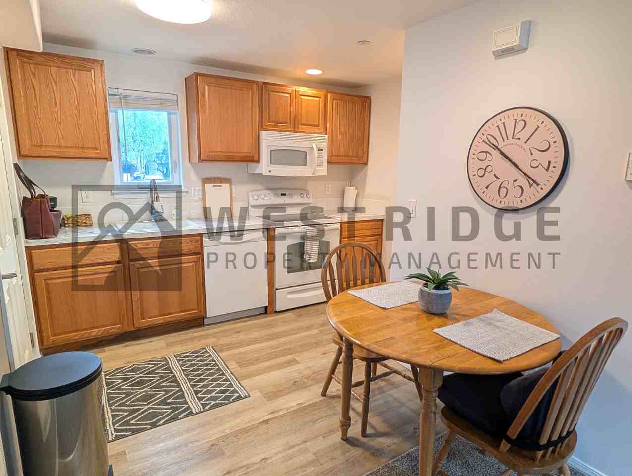 132 Se 119th Ave #1 - Photo 5 of 11