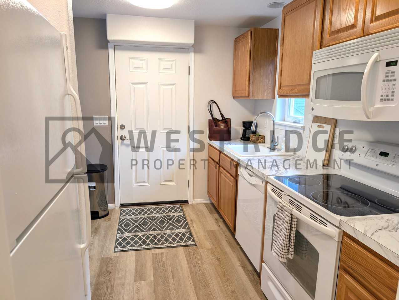 132 Se 119th Ave #1 - Photo 7 of 11