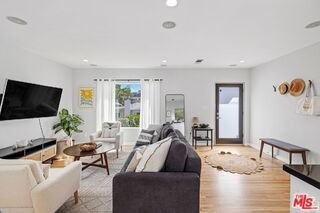 7103 Earldom Ave - Photo 4 of 8