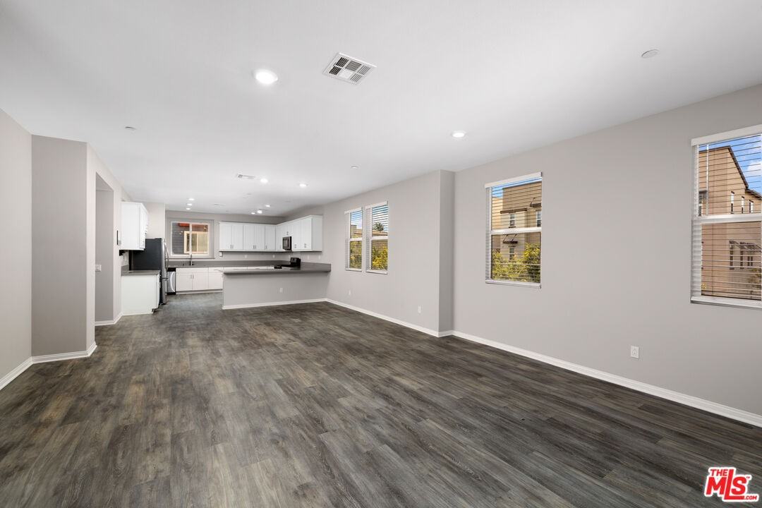 757 Daniel Freeman Cir
