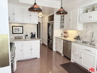 1220 Roxbury Dr #204 - Photo 3 of 8
