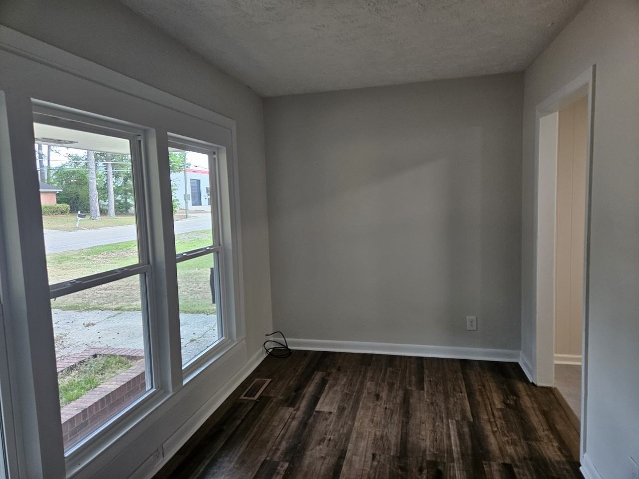 853 Shannon Dr #1 - Photo 4 of 25