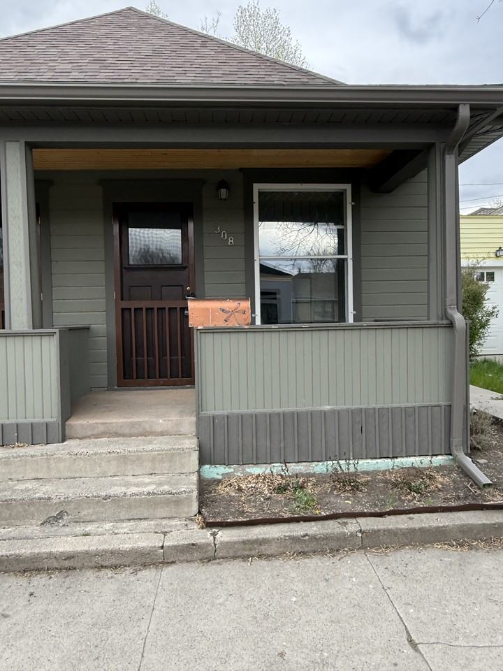 308 E Callender St #1 - Photo 2 of 17
