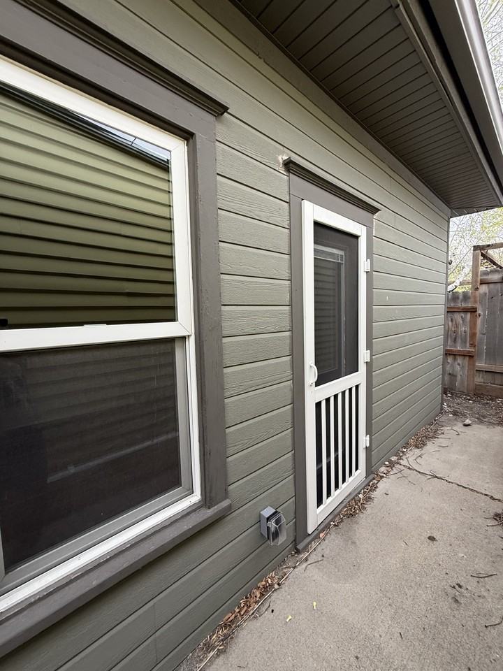 308 E Callender St #1 - Photo 5 of 17