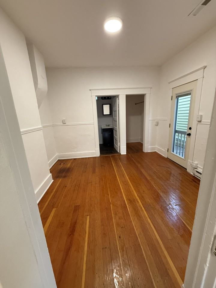308 E Callender St #1 - Photo 7 of 17