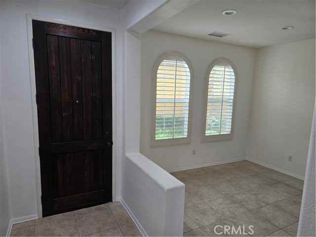 9 Nottingham Ct - Photo 3 of 8