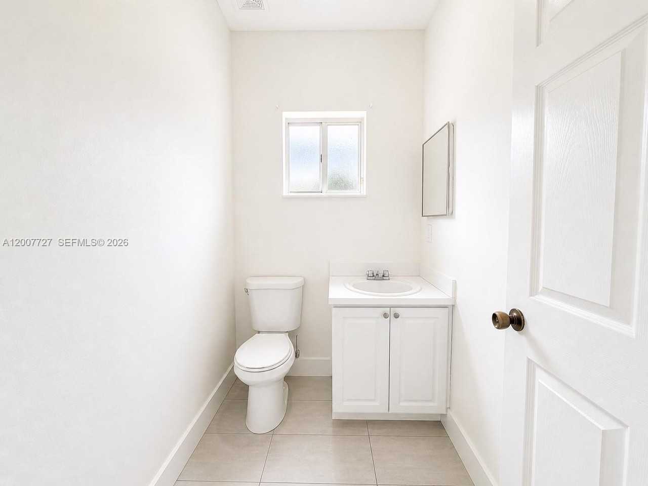 841 Sw 6th St - Photo 6 of 10