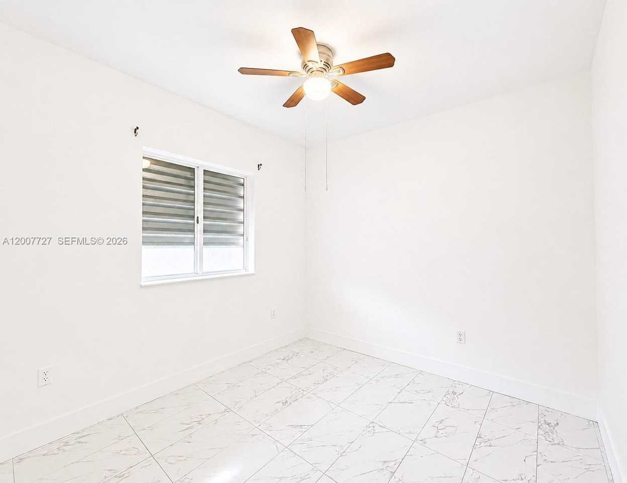 841 Sw 6th St - Photo 7 of 10