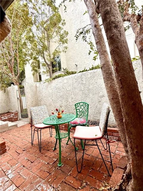 11738 Moorpark St #A - Photo 3 of 7