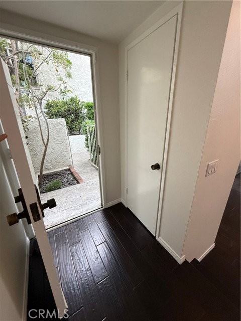 11738 Moorpark St #A - Photo 5 of 7