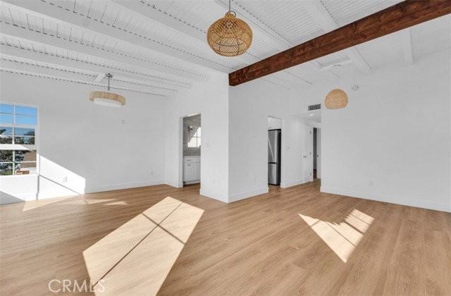 451 30th St - Photo 4 of 8