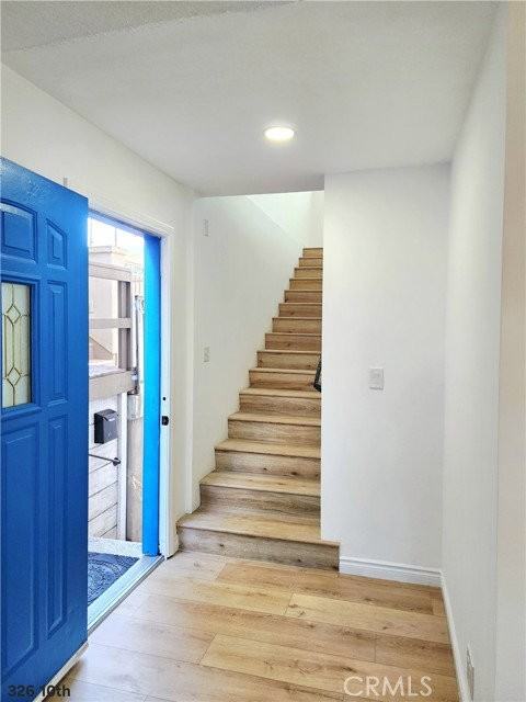 326 10th Pl - Photo 2 of 8