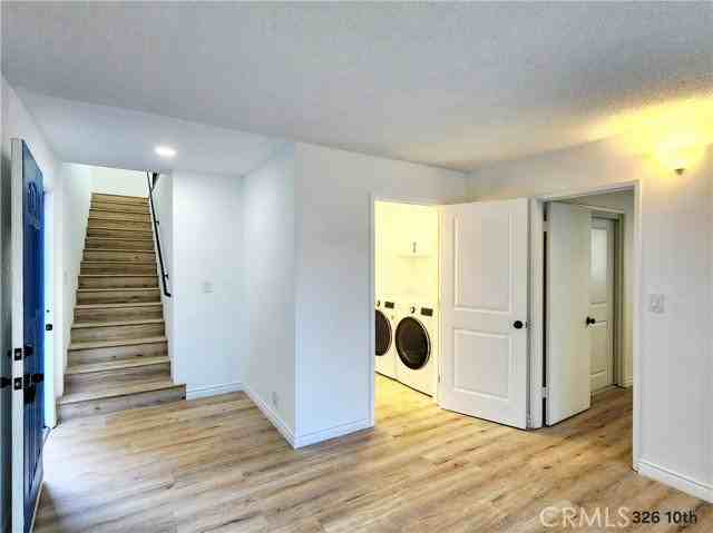 326 10th Pl - Photo 3 of 8