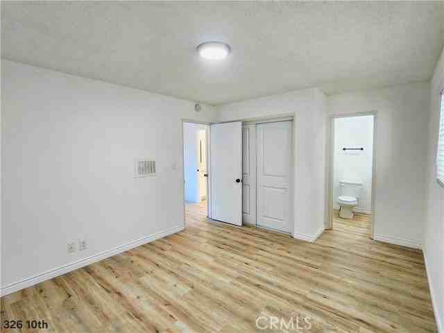 326 10th Pl - Photo 7 of 8