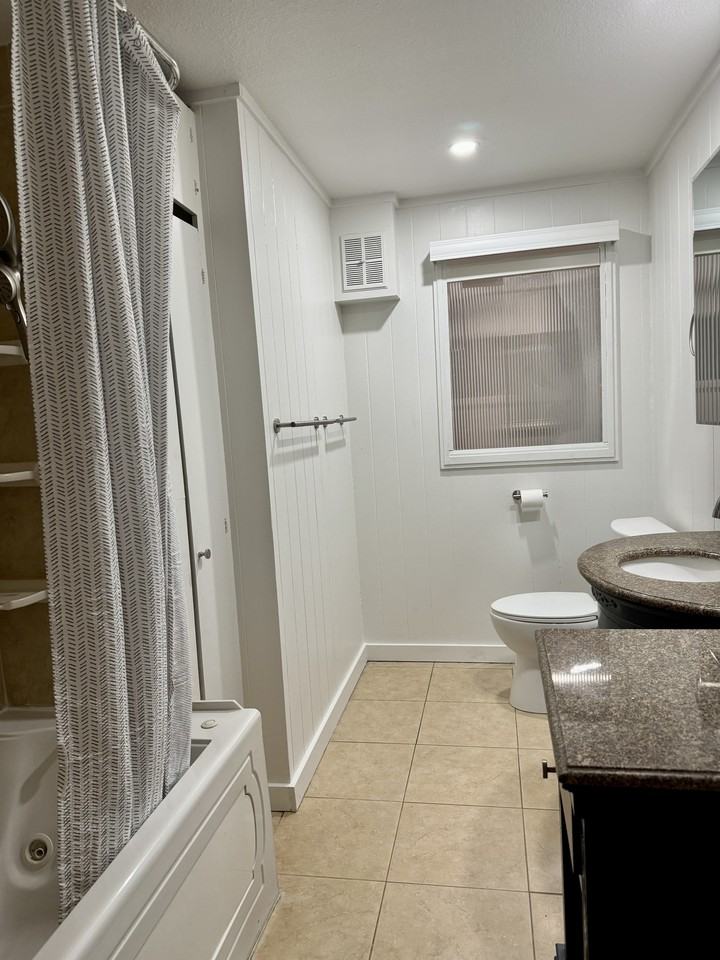 1226 Saint Louis Dr #B - Photo 5 of 15