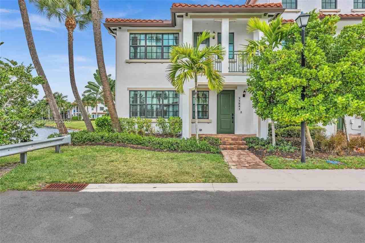 11541 Sw 15th St - Photo 3 of 50
