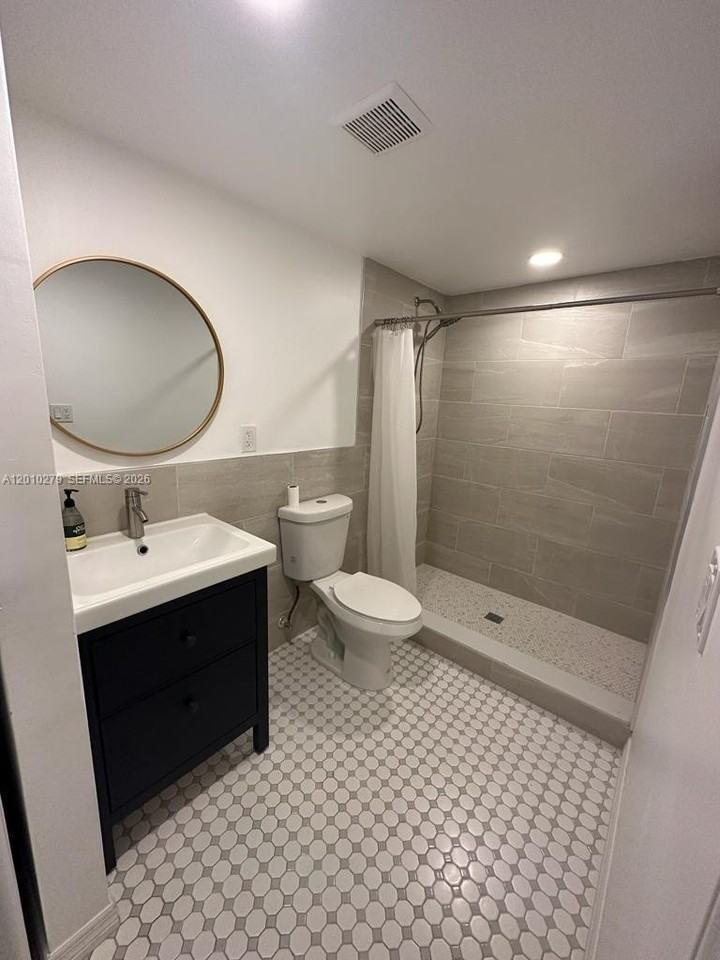 3113 Sw 14th St #A - Photo 5 of 12