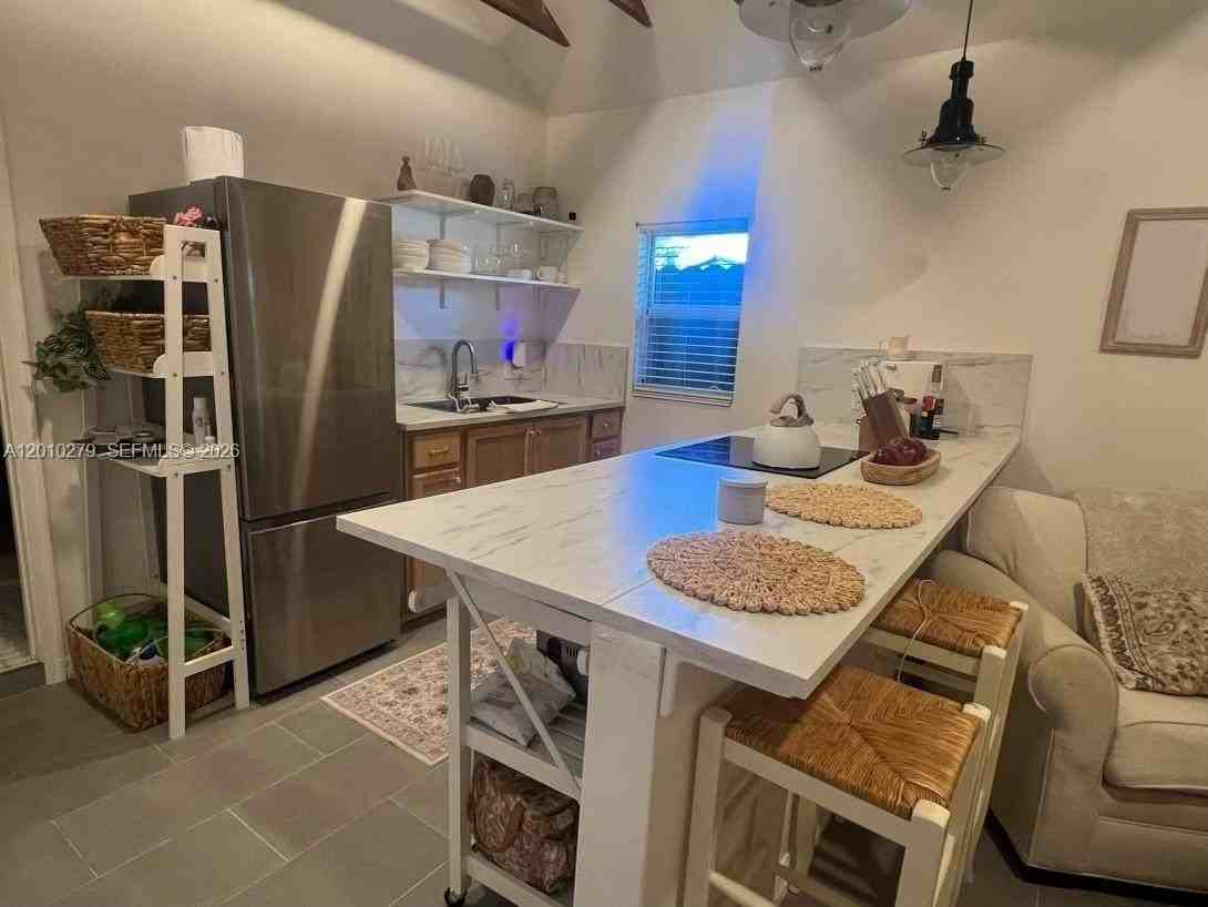 3113 Sw 14th St #A - Photo 7 of 12
