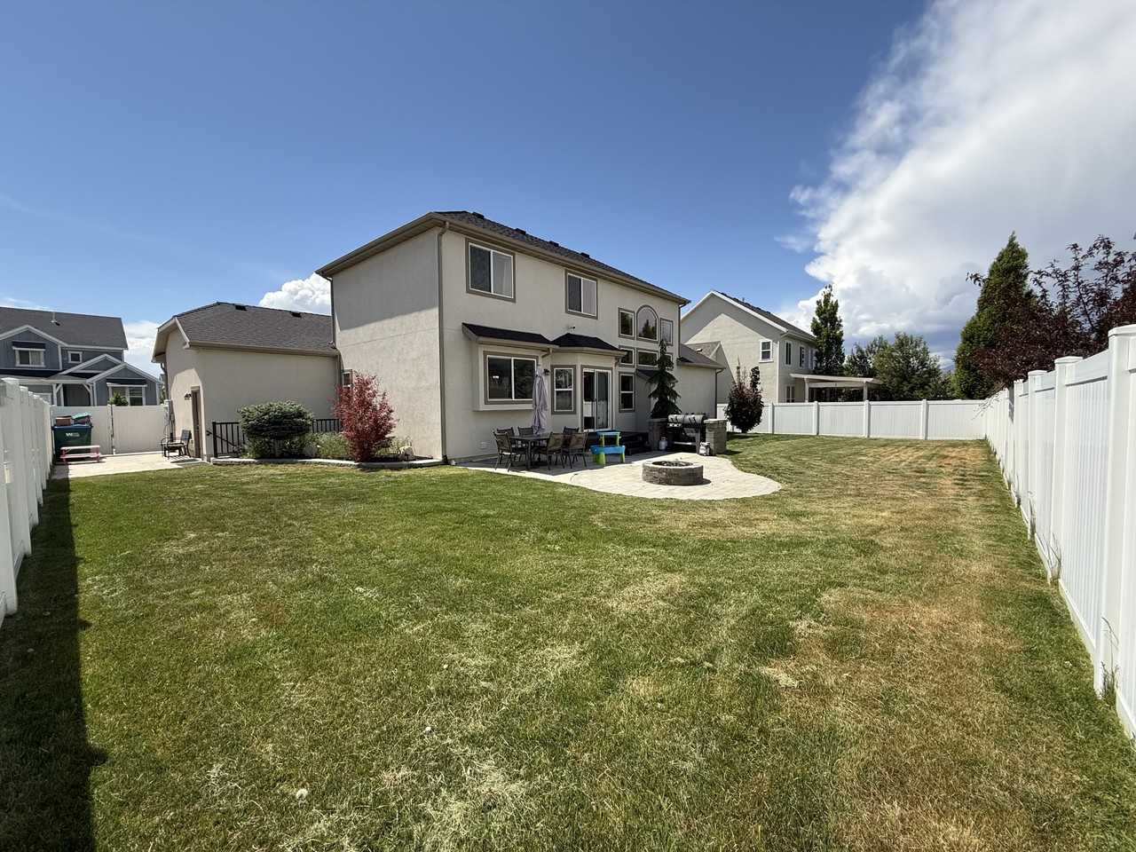 744 W Ridgeline Dr #1 - Photo 3 of 17