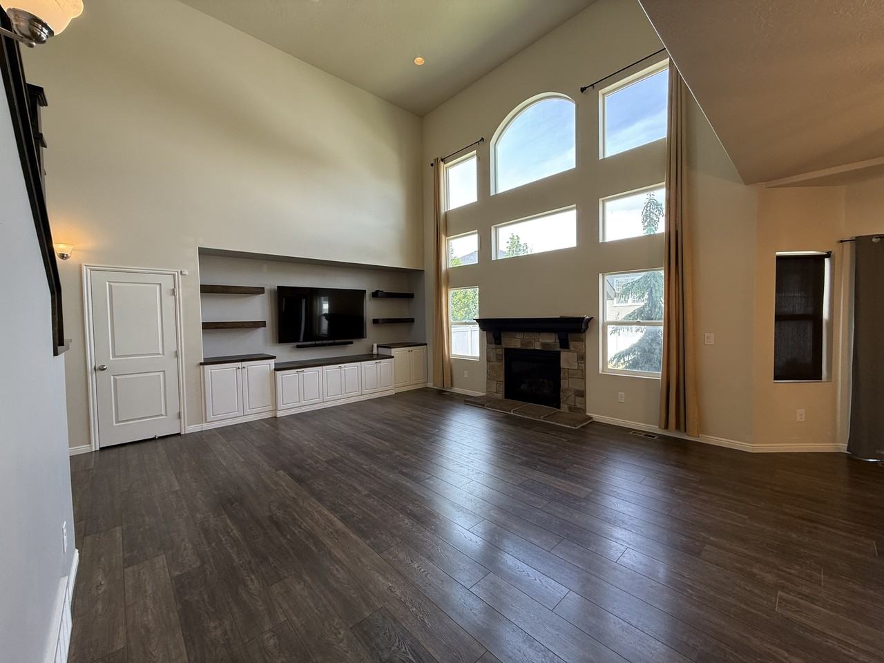 744 W Ridgeline Dr #1 - Photo 6 of 17