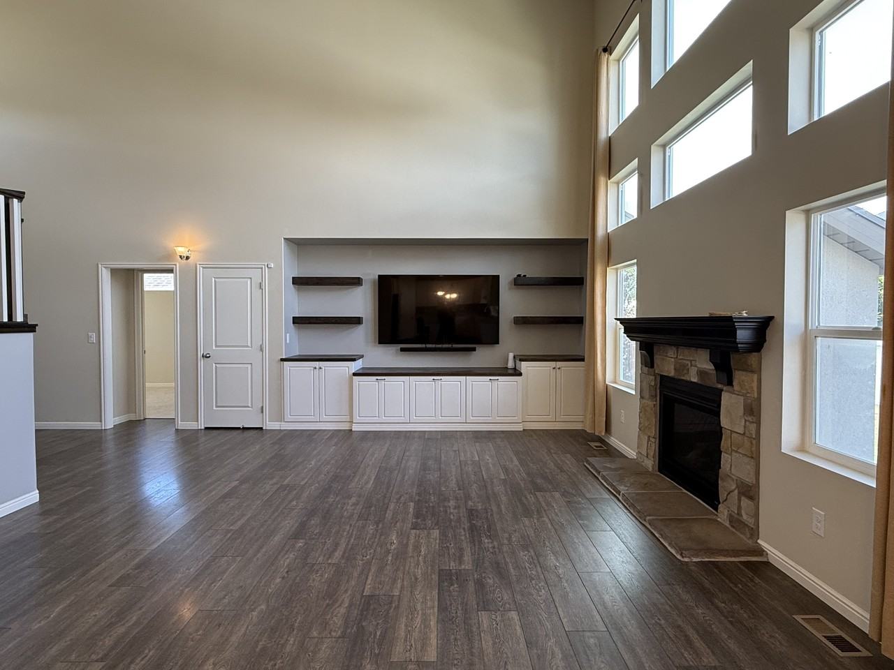 744 W Ridgeline Dr #1 - Photo 7 of 17