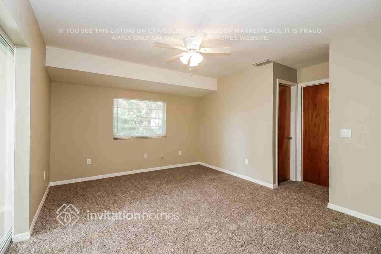 469 Dorchester St - Photo 2 of 12