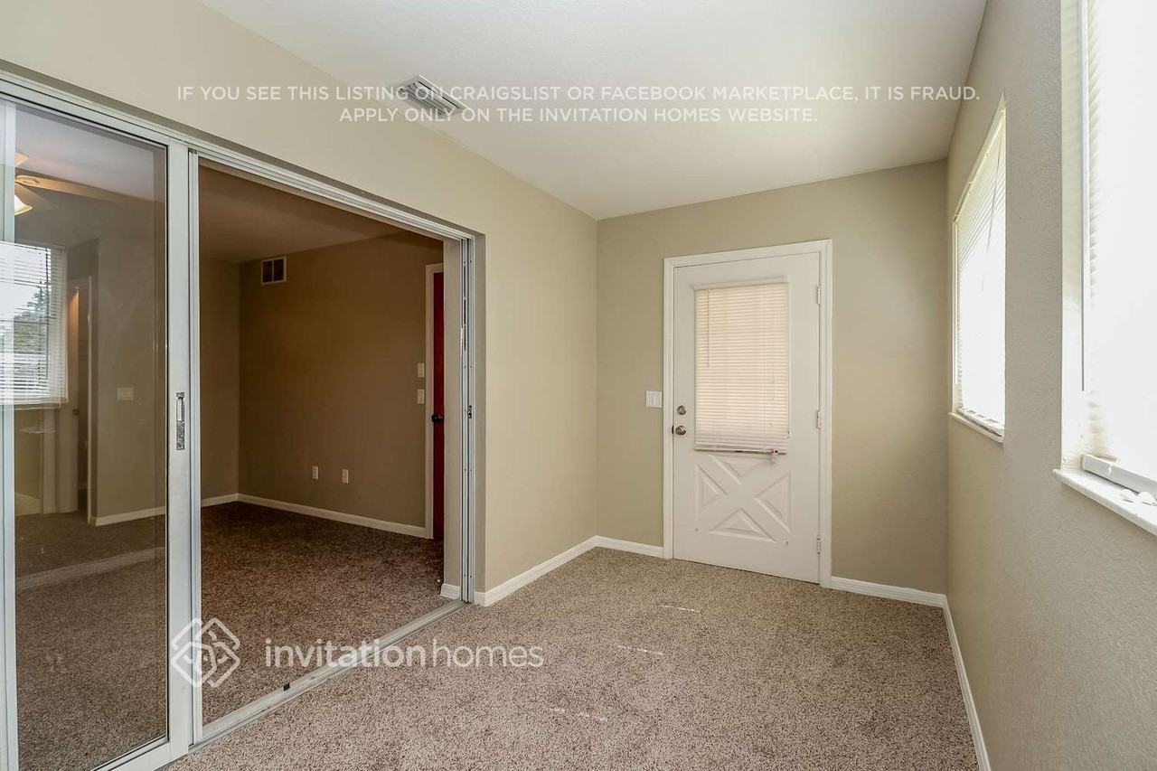 469 Dorchester St - Photo 6 of 12