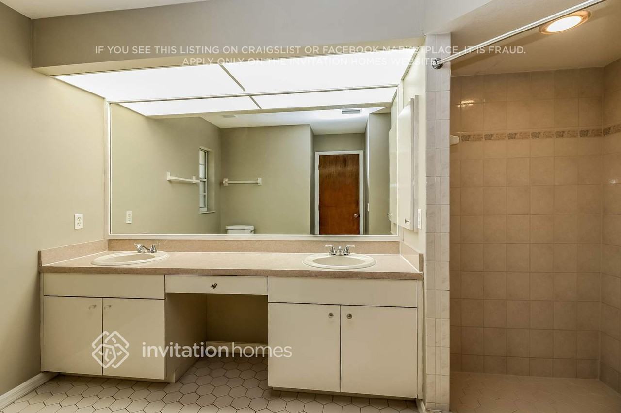 469 Dorchester St - Photo 7 of 12