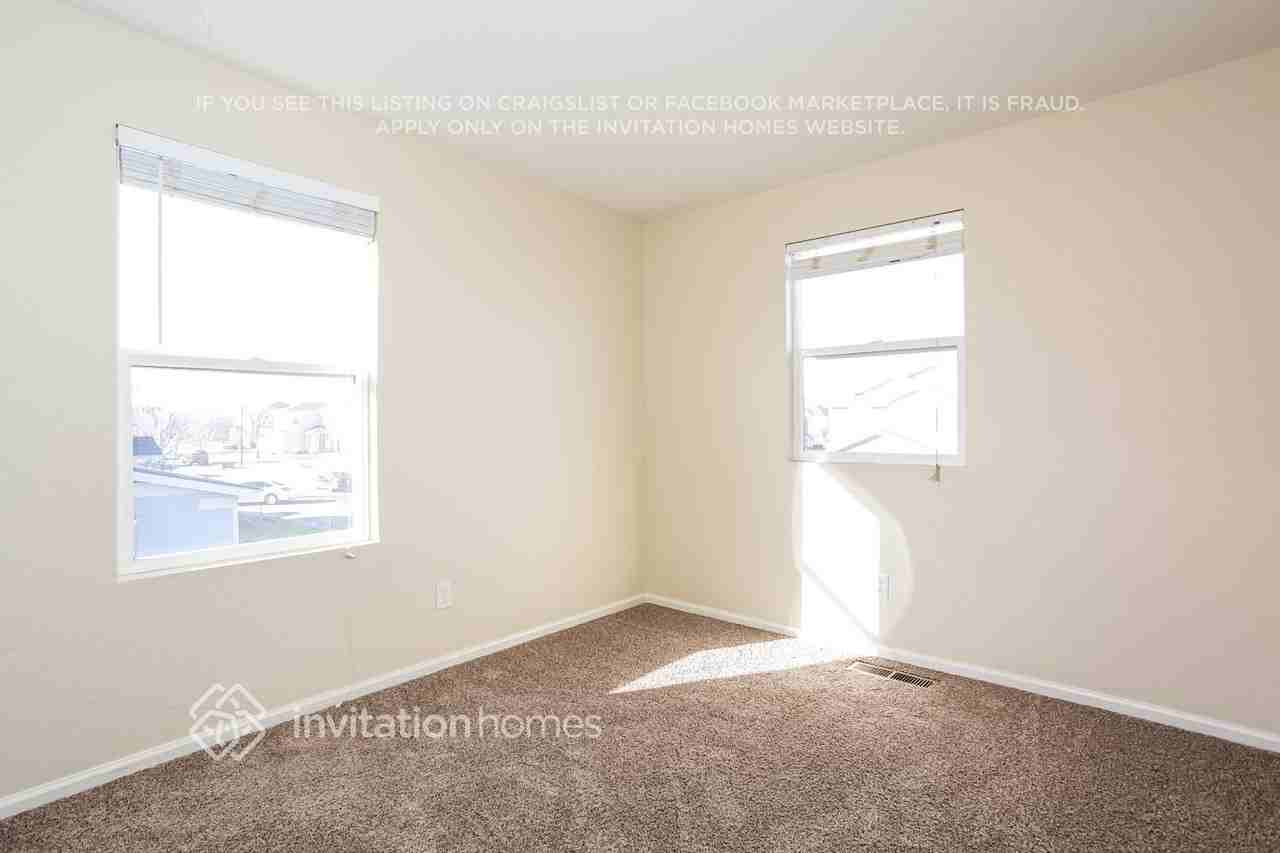 729 Canyon Ln - Photo 6 of 10
