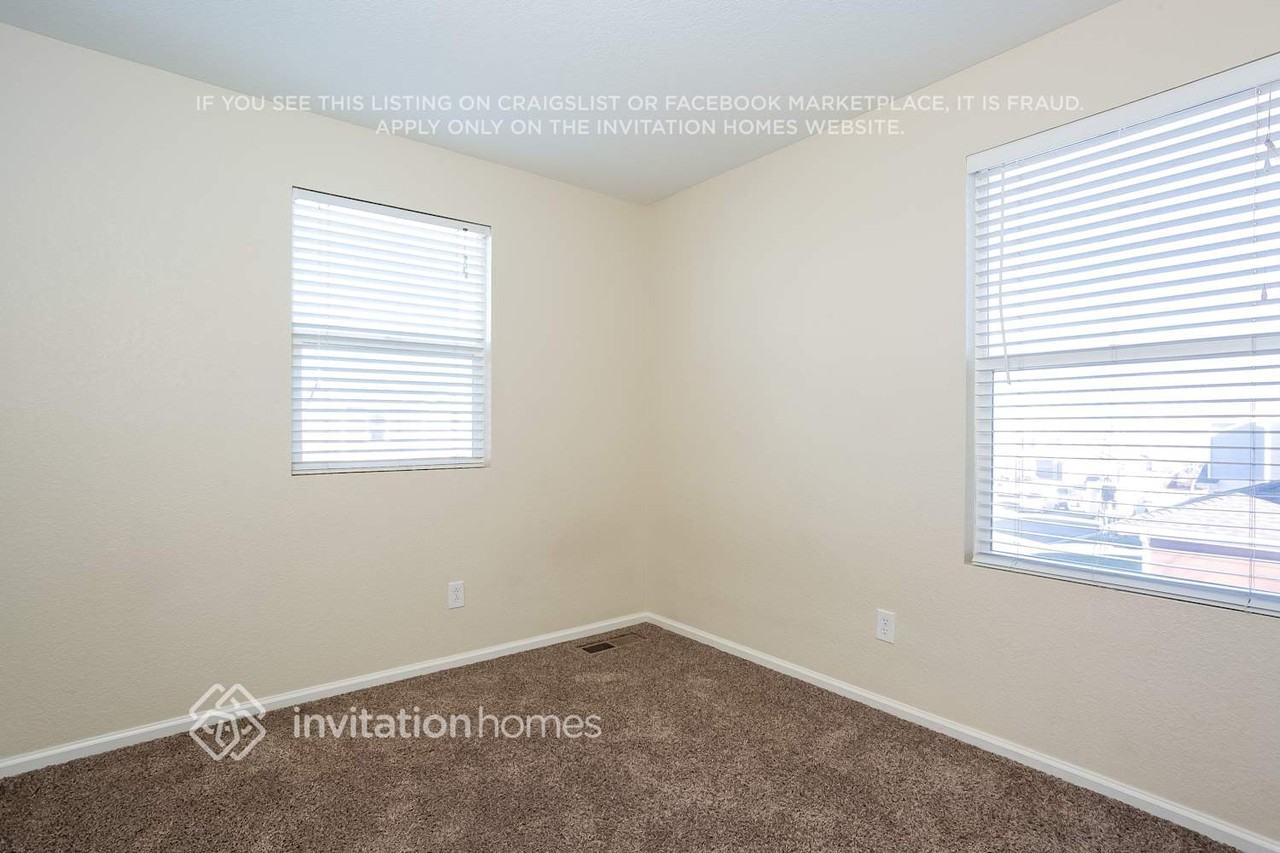729 Canyon Ln - Photo 7 of 10