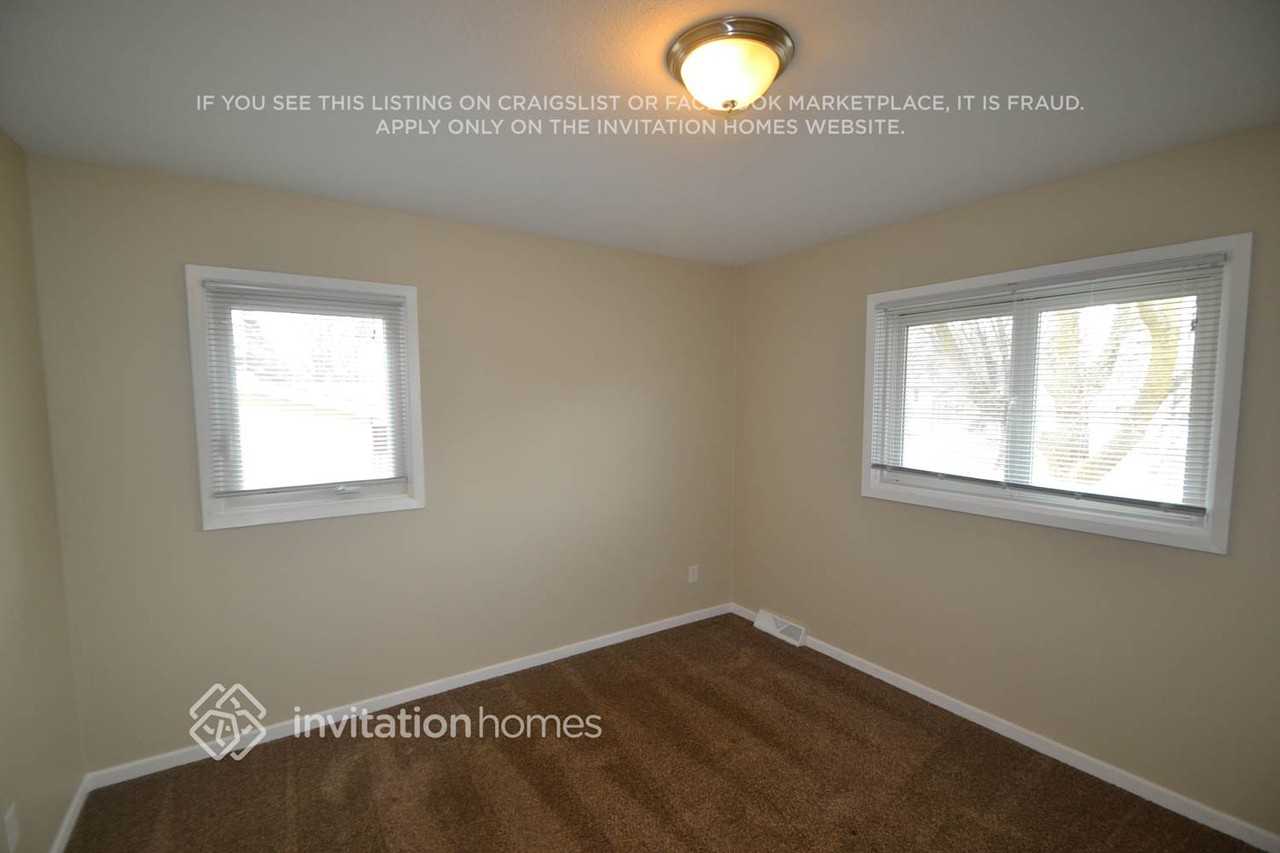 8008 Colorado Ave N - Photo 3 of 11