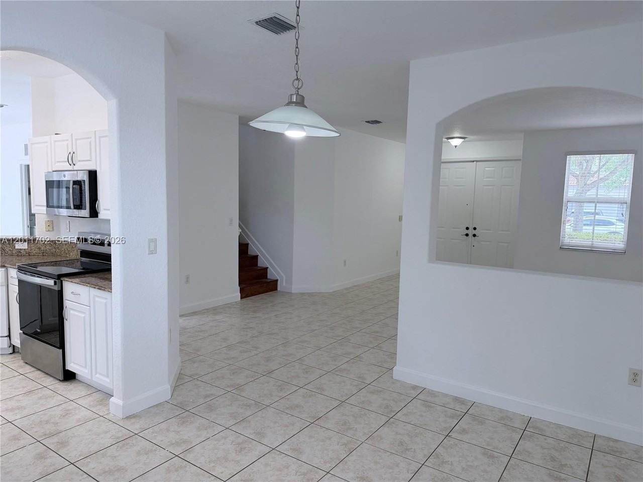 8720 Nw 111th Ct - Photo 6 of 21