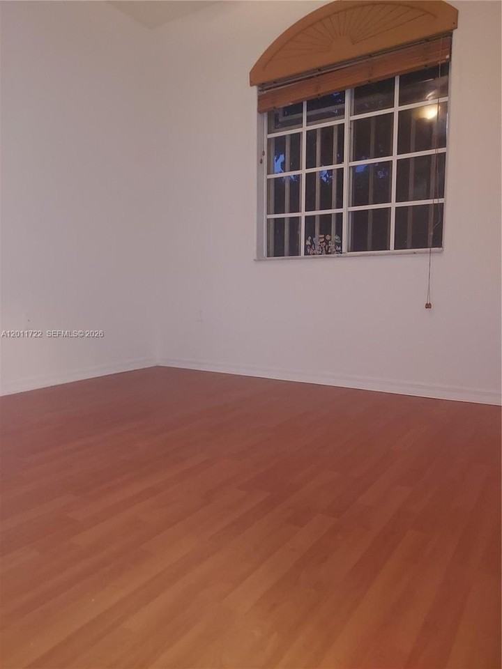 12426 Sw 214th Ter #12426 - Photo 2 of 5