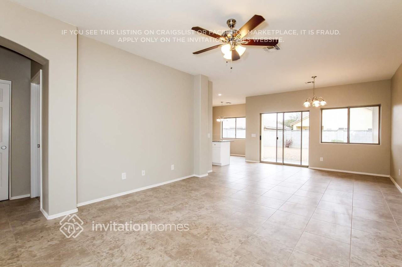 1608 S 79th Ln - Photo 2 of 19
