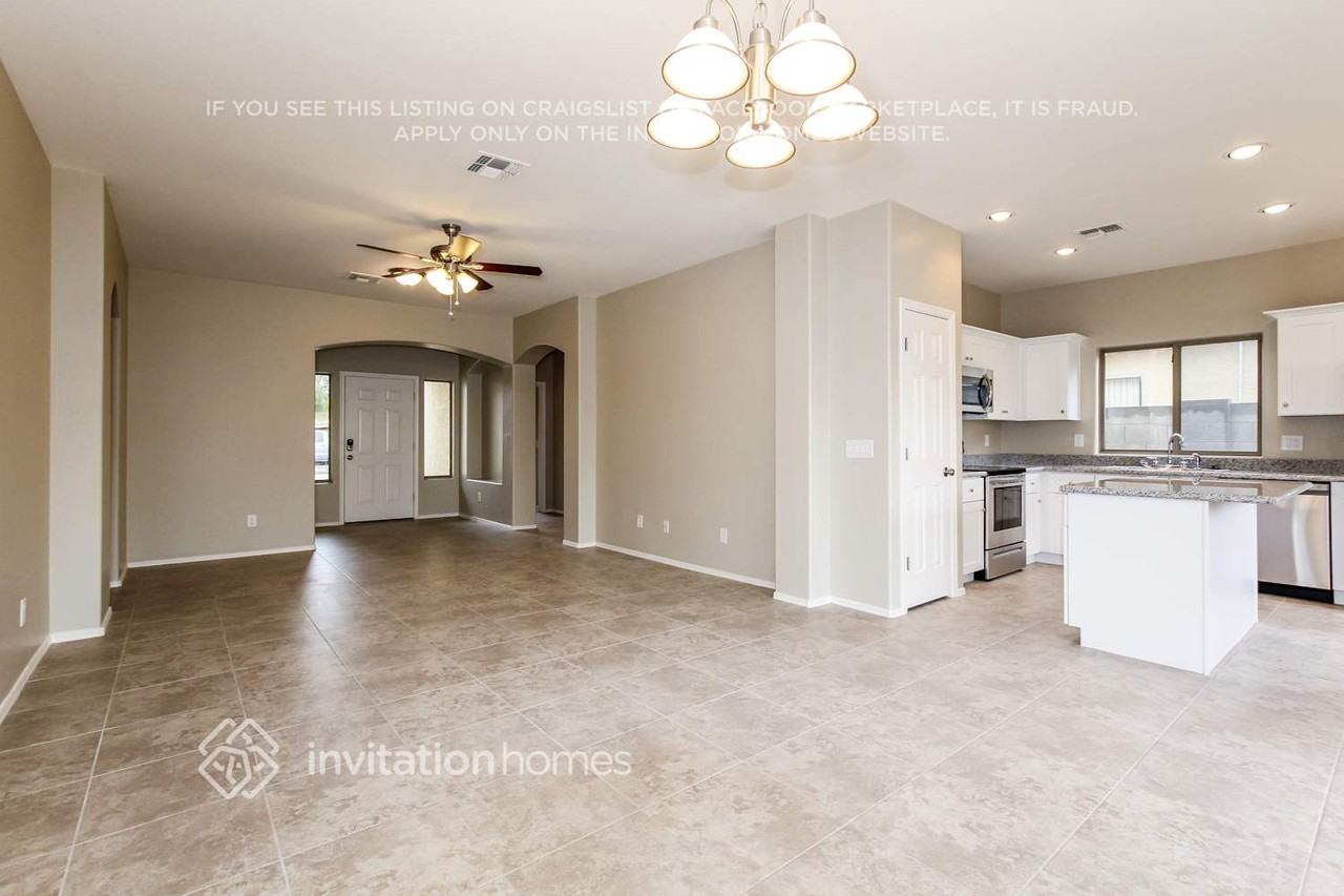 1608 S 79th Ln - Photo 4 of 19