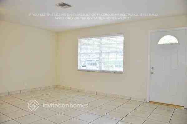 1380 Sw 26th Ter - Photo 2 of 14