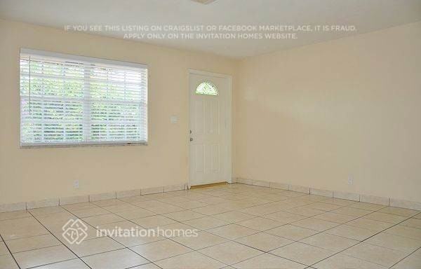 1380 Sw 26th Ter - Photo 3 of 14