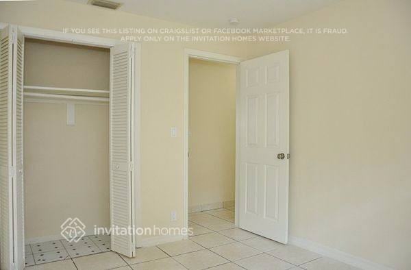 1380 Sw 26th Ter - Photo 5 of 14
