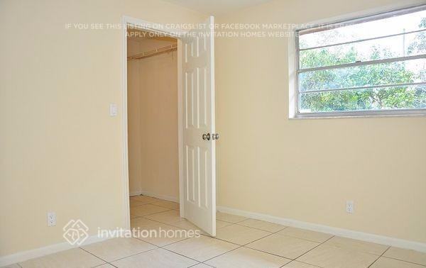 1380 Sw 26th Ter - Photo 6 of 14
